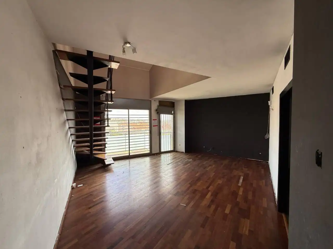 Living room of Flat for sale in Terrassa  with Air Conditioner, Parquet flooring and Terrace