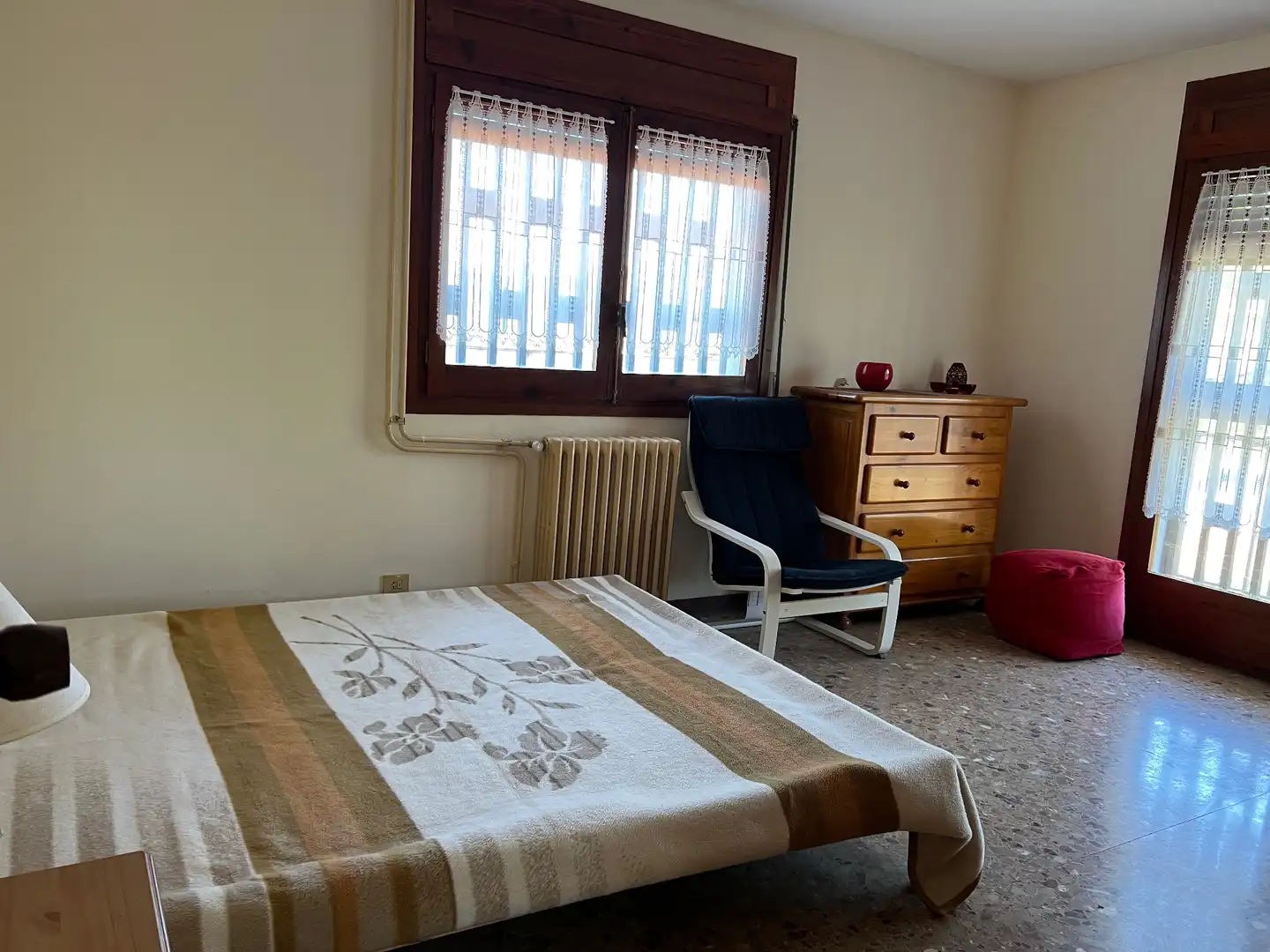 Dormitori de Casa o xalet en venda en Mataró amb Aire condicionat, Jardí privat i Terrassa
