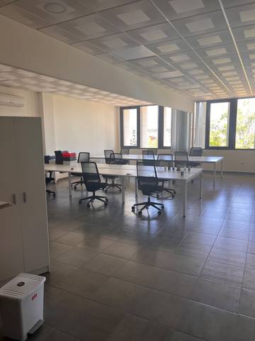Oficina en Alquiler en Almutamid en Zona Nueva Camas - Marcelino Camacho