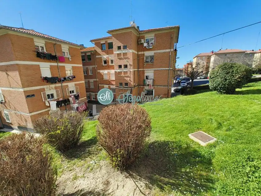 Exterior view of Flat for sale in Segovia  with Heating, Terrace and Furnished