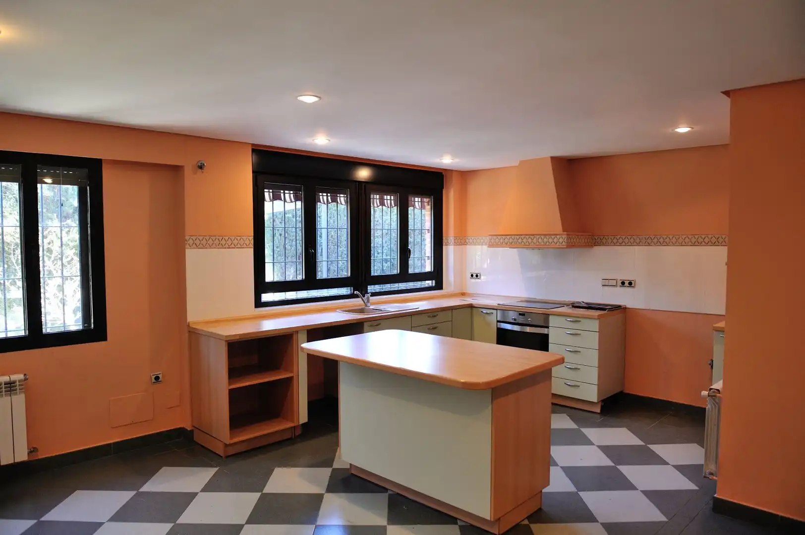 Cocina de Casa o chalet en venta en Aranjuez con Aire acondicionado, Calefacción y Jardín privado