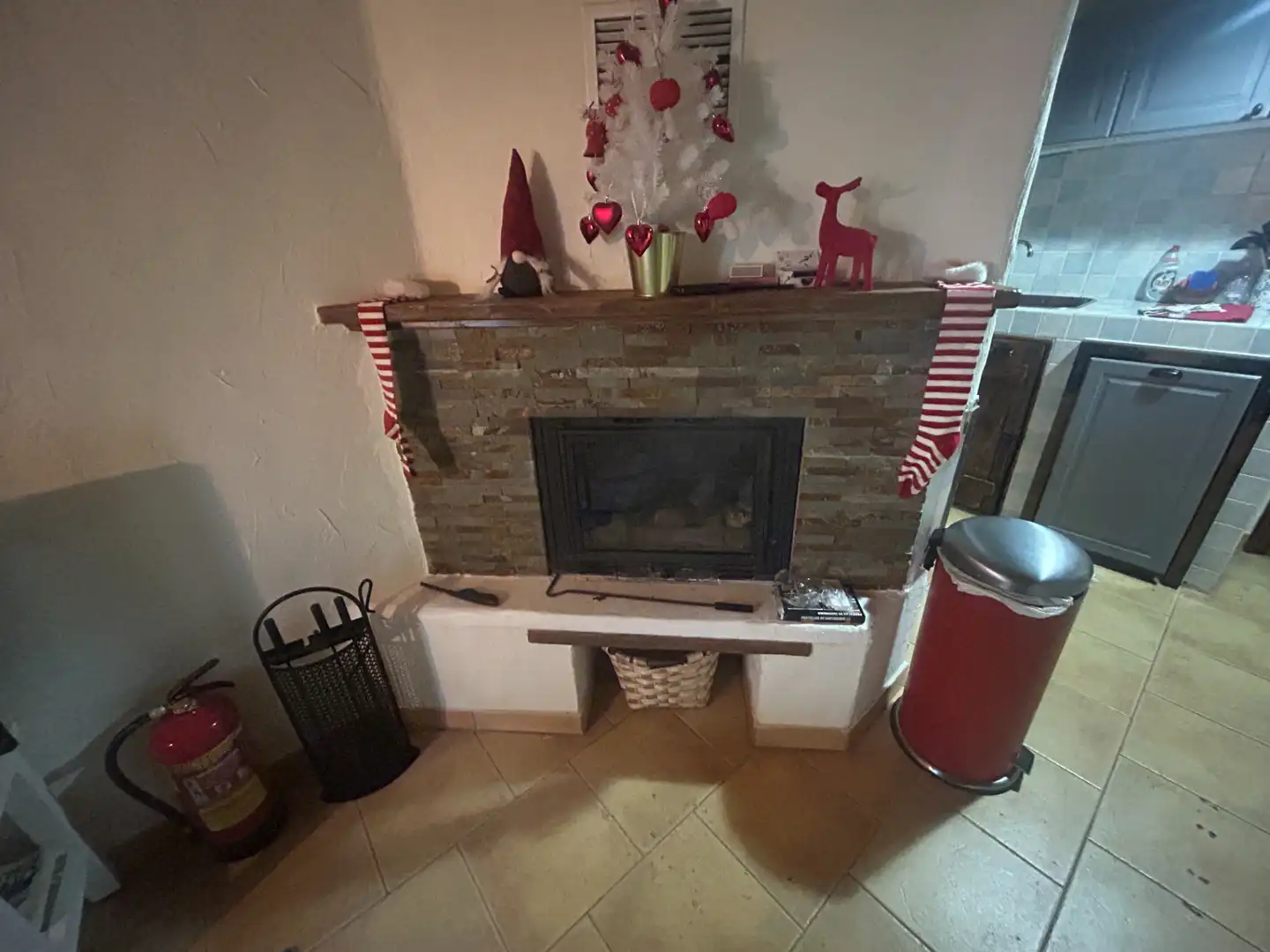 Sala d'estar de Casa adosada en venda en Bahabón amb Aire condicionat, Calefacció i Moblat