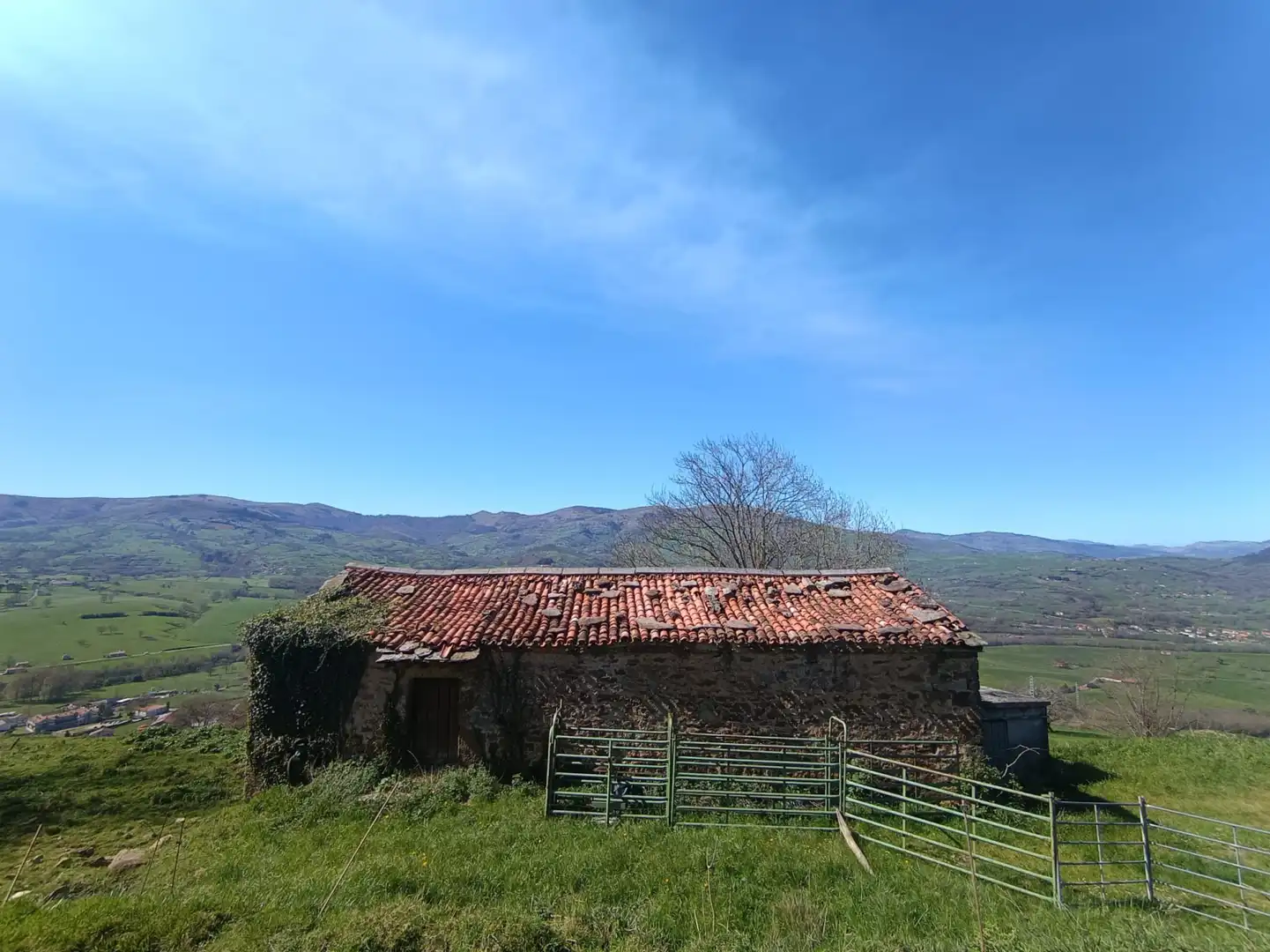 Exterior view of Land for sale in Villacarriedo