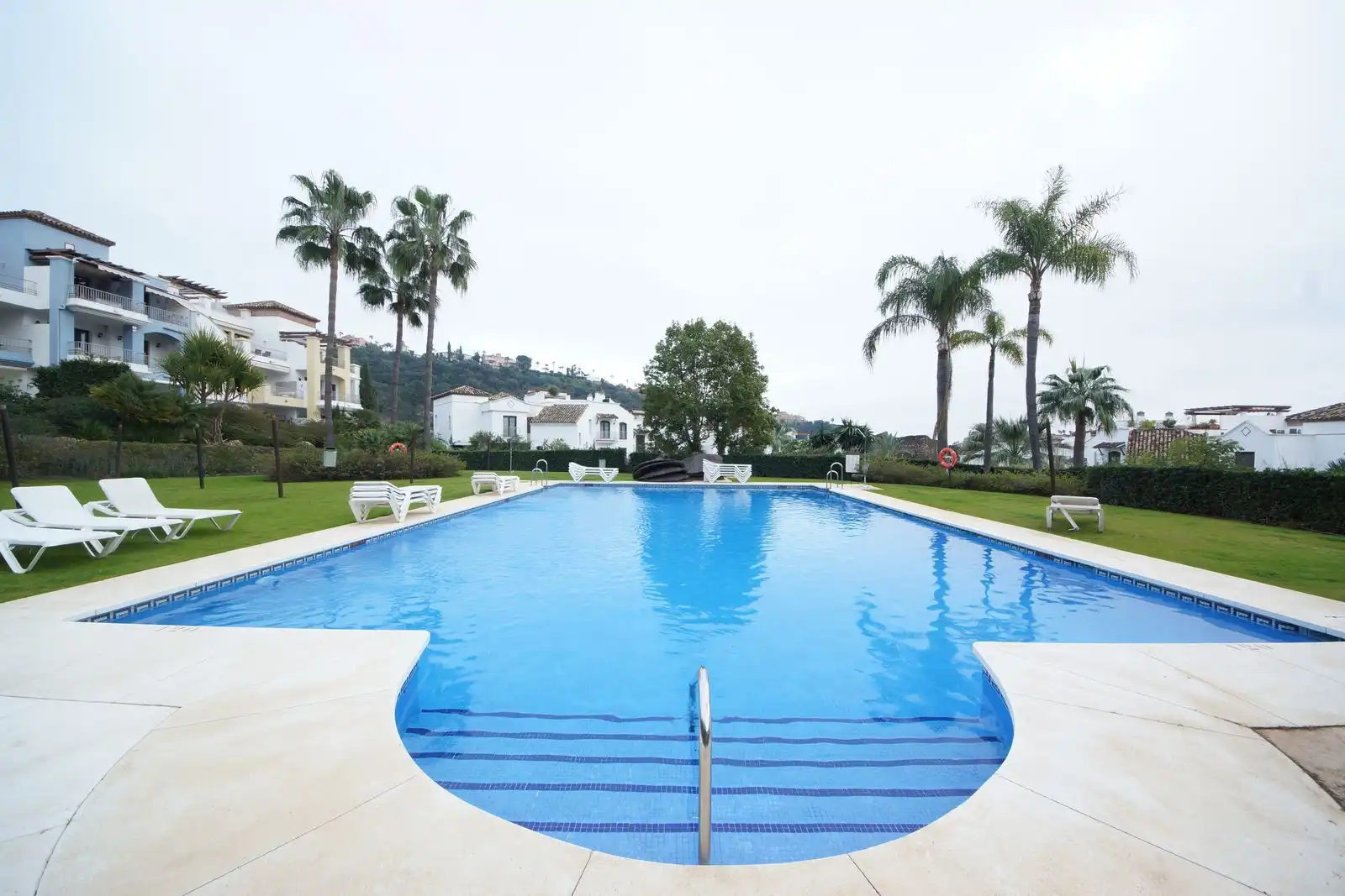 Home with pool for sale in Benahavís pueblo