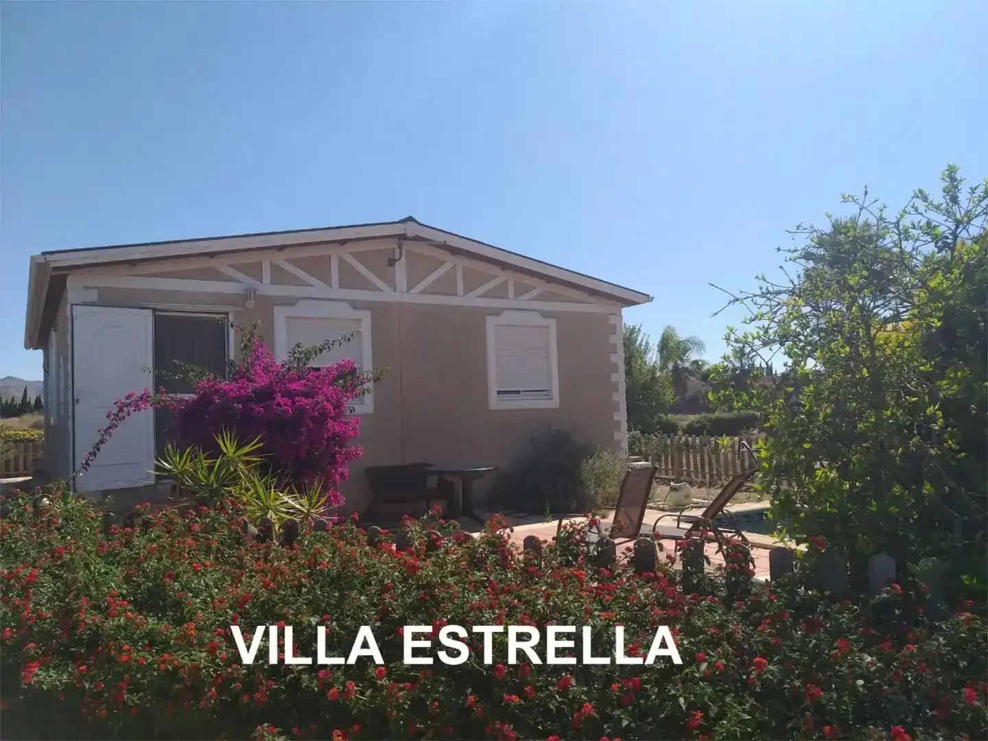 Vista exterior de Casa o xalet en venda en Fuente Álamo de Murcia amb Aire condicionat