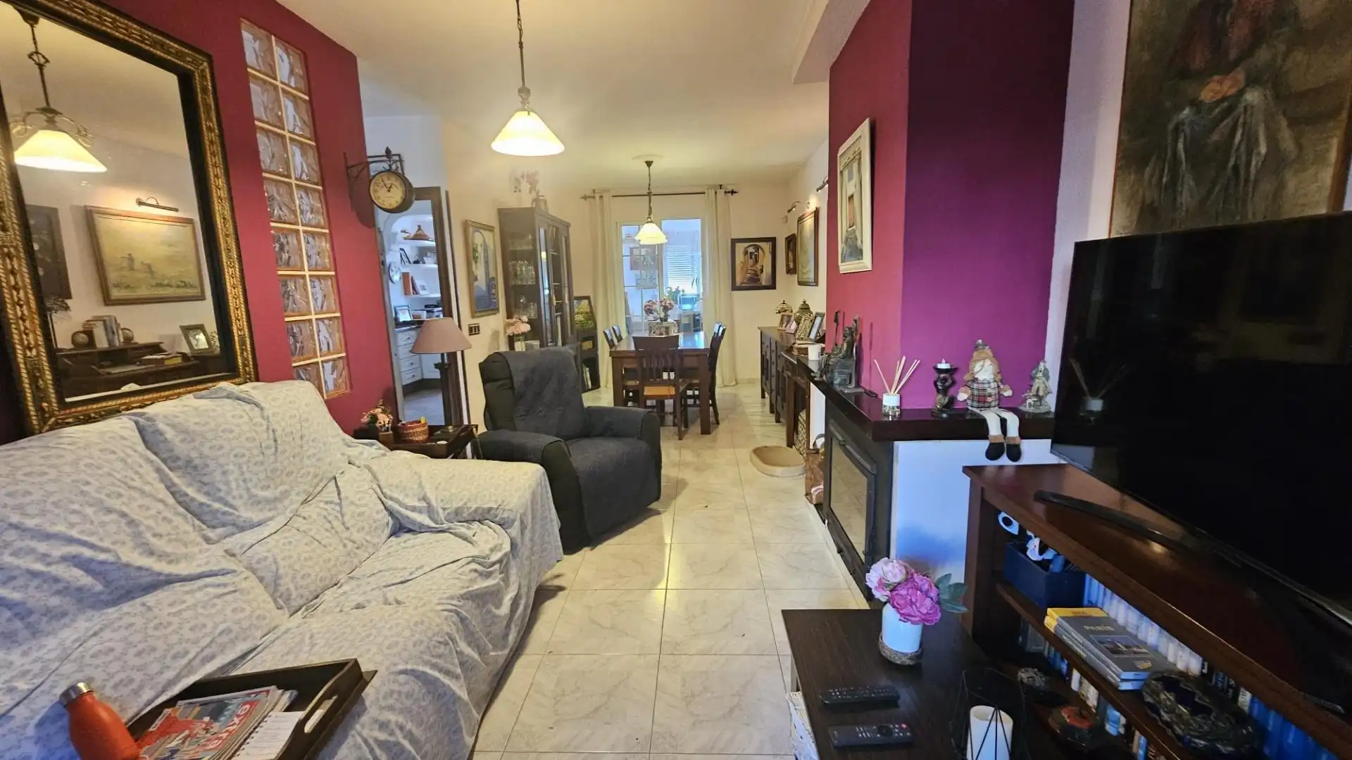 Sala d'estar de Casa adosada en venda en Algeciras