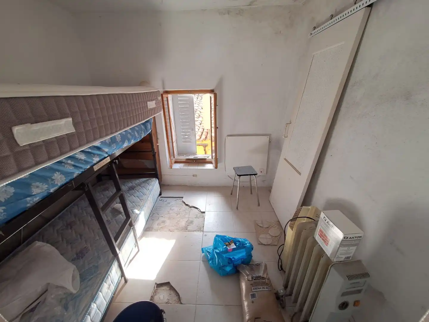 Schlafzimmer von Haus oder Chalet zum Verkauf in Navalperal de Pinares mit Heizung und Abstellraum