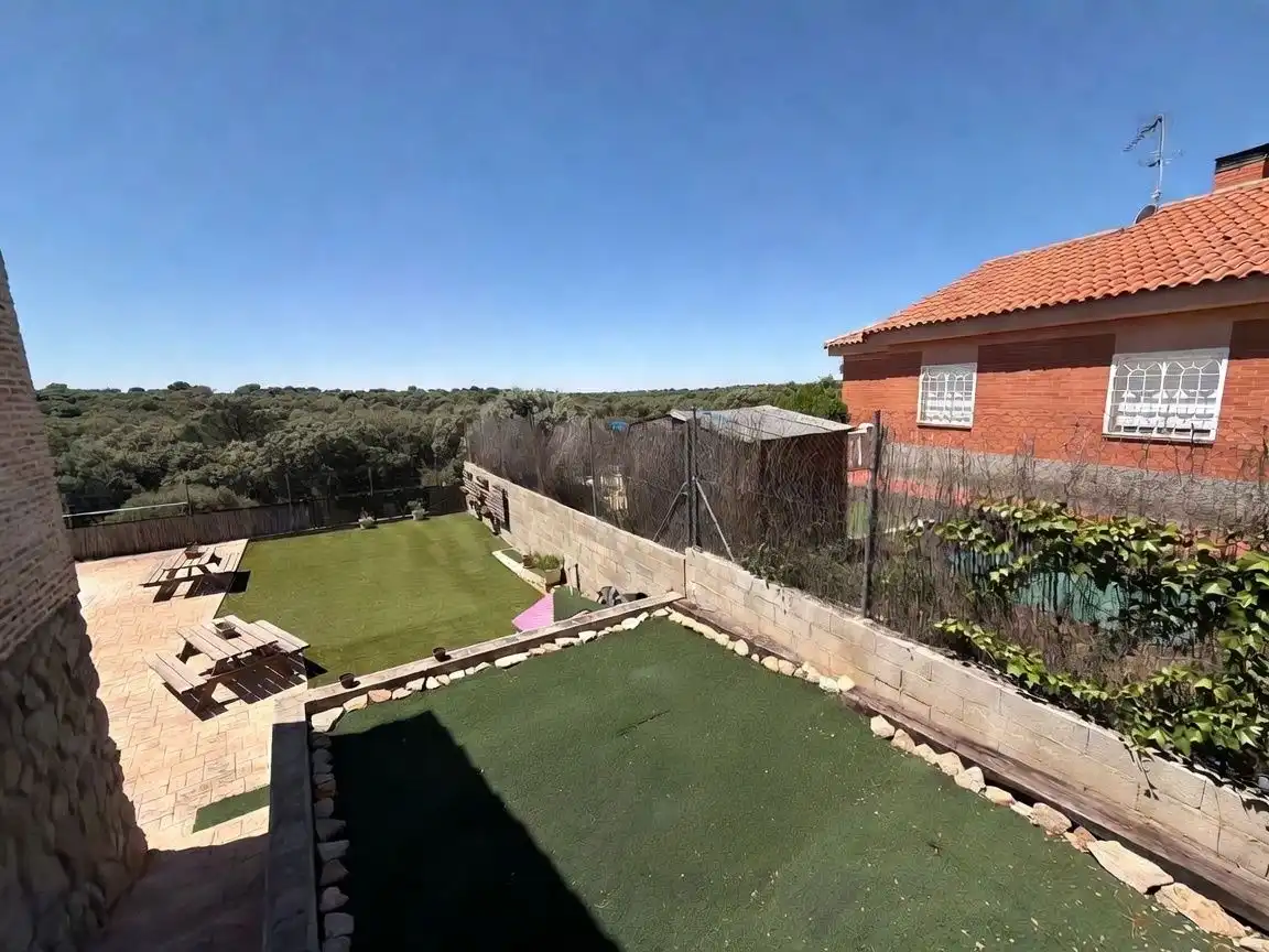 Jardín de Casa o chalet en venta en Chiloeches con Aire acondicionado, Calefacción y Jardín privado