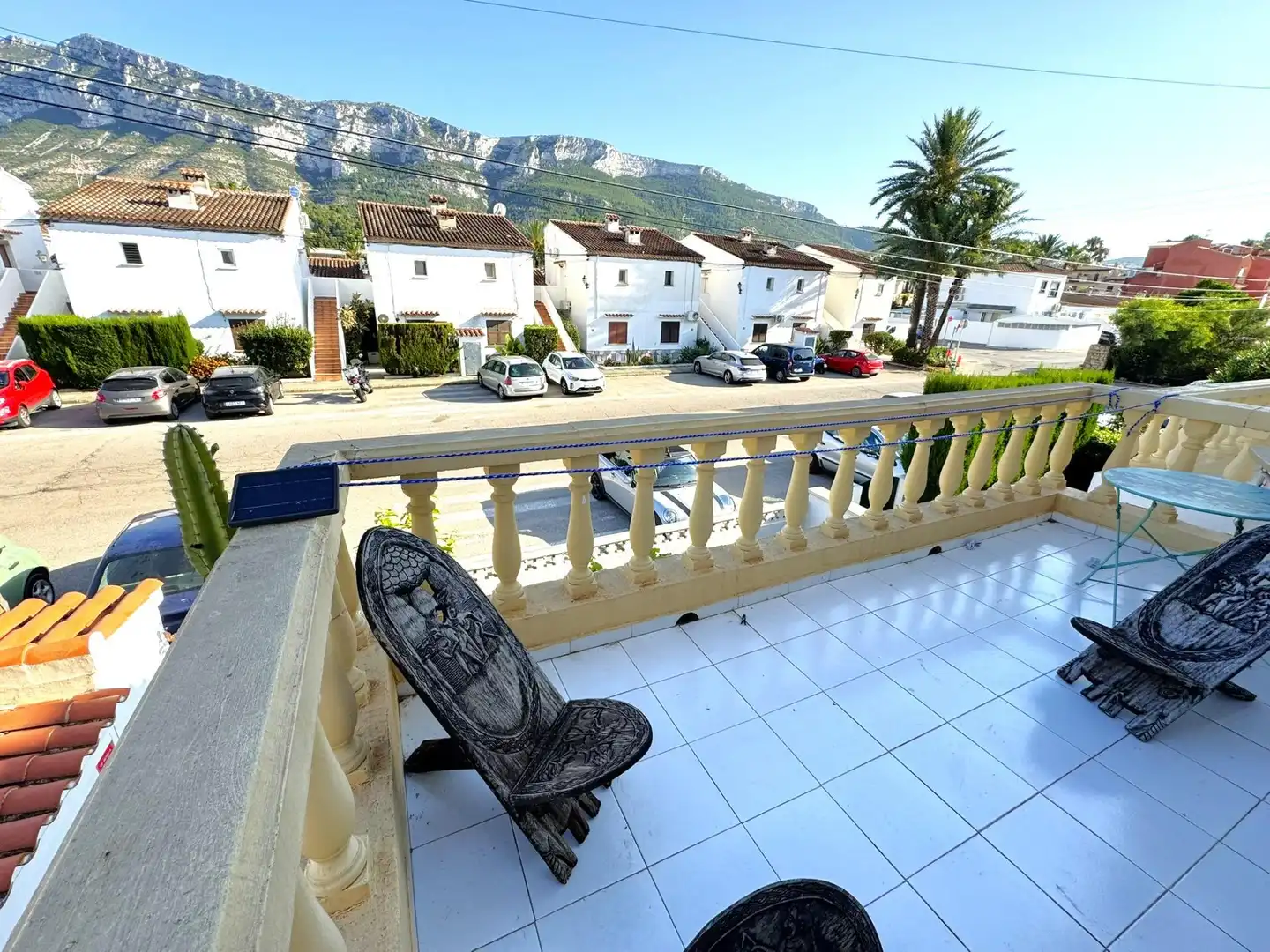 Außenansicht von Einfamilien-Reihenhaus zum Verkauf in Dénia mit Klimaanlage, Privatgarten und Terrasse