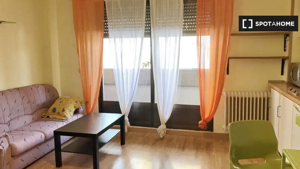 Living room of Study for share in Santa Marta de Tormes  with Air Conditioner and Terrace