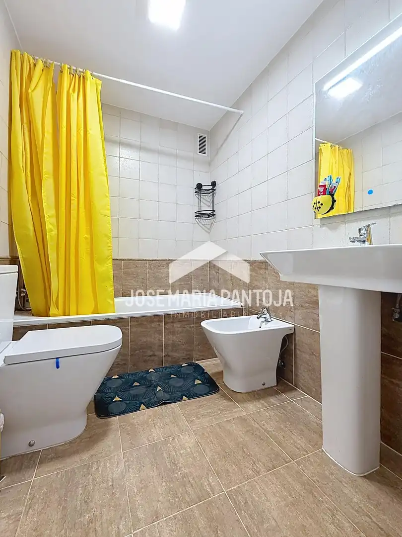 Bathroom of Flat for sale in Arcos de la Frontera  with Air Conditioner, Heating and Storage room