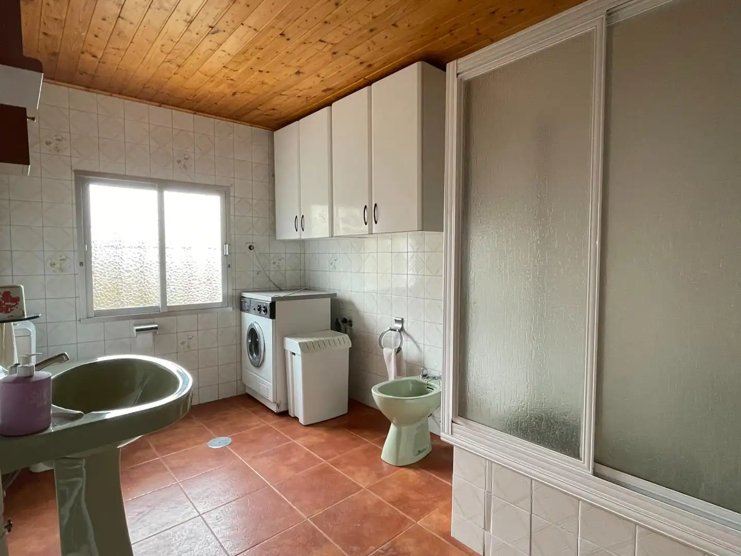 Bathroom of Houses for sale in Priaranza del Bierzo  with Furnished