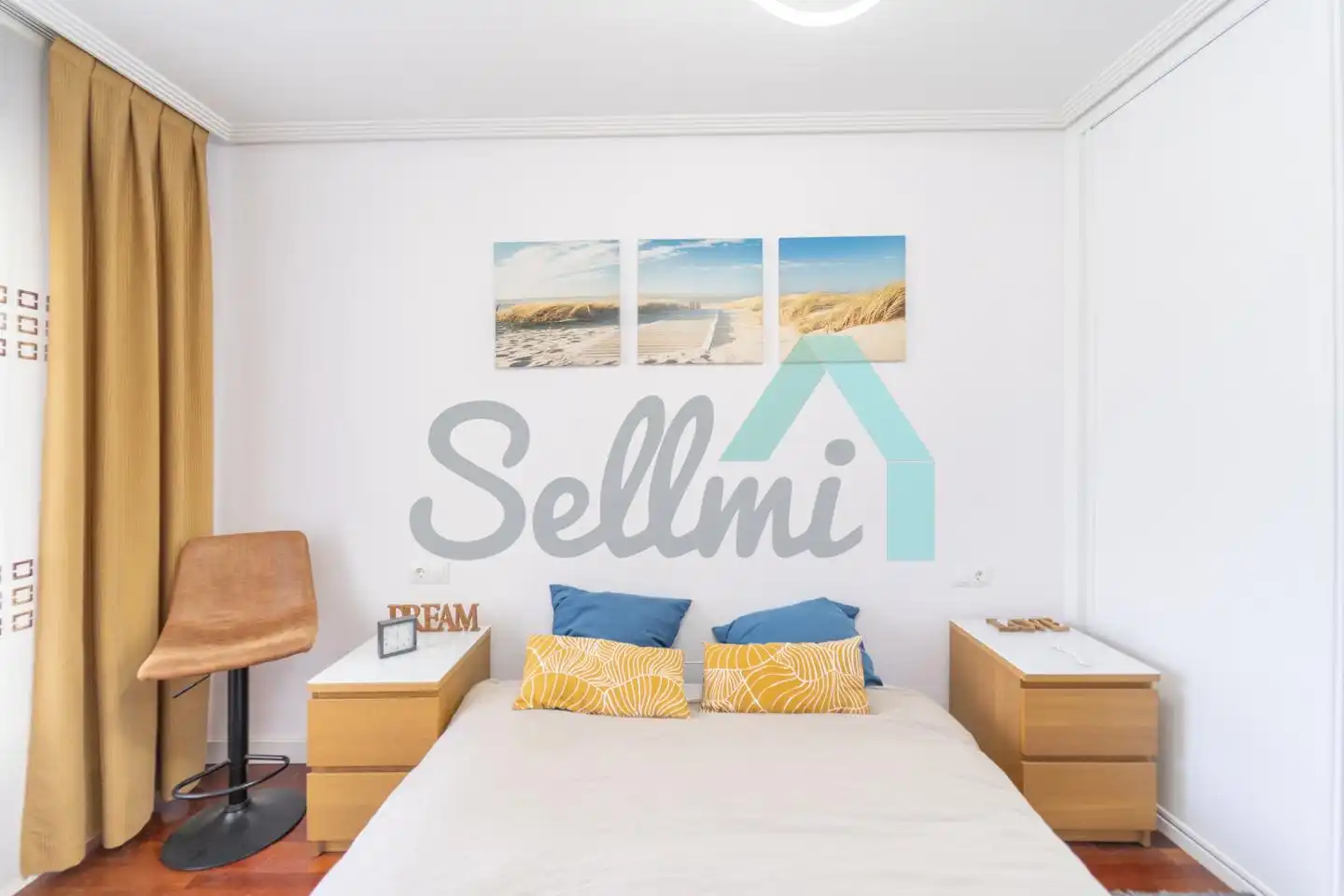 Habitación de Ático en venta en Oviedo  con Calefacción, Parquet y Terraza