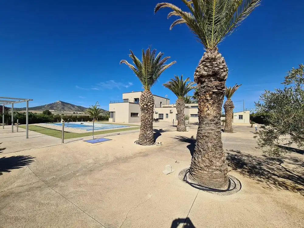 Vista exterior de Casa o xalet en venda en Yecla amb Aire condicionat