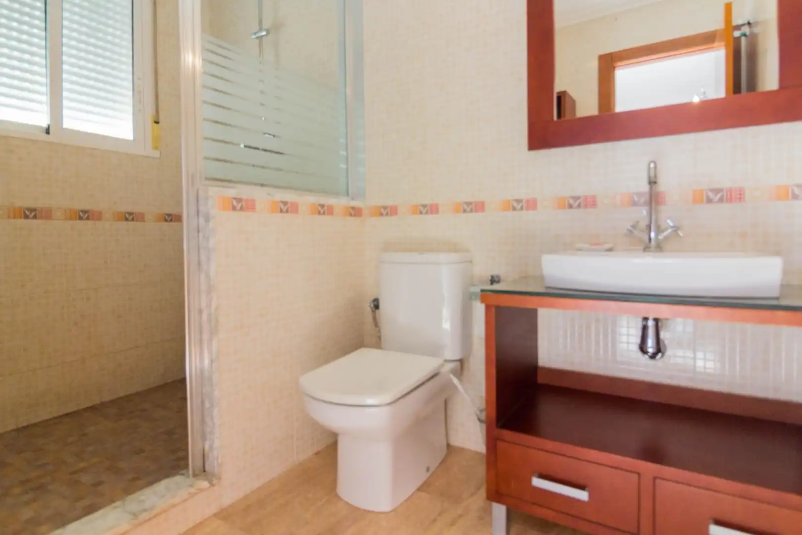 Baño de Piso en venta en Callosa de Segura con Aire acondicionado, Terraza y Balcón