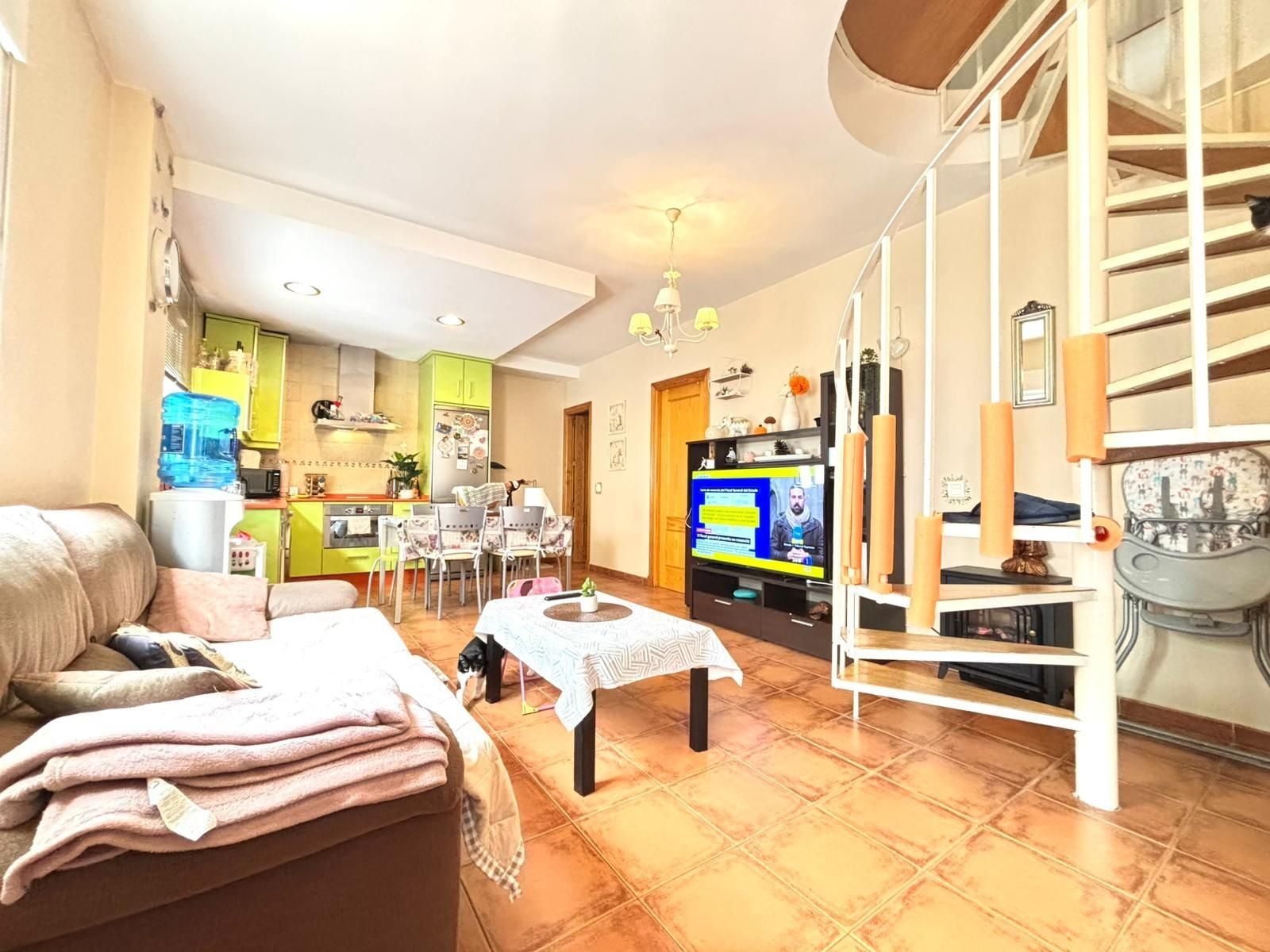 Sala d'estar de Dúplex en venda en Los Barrios