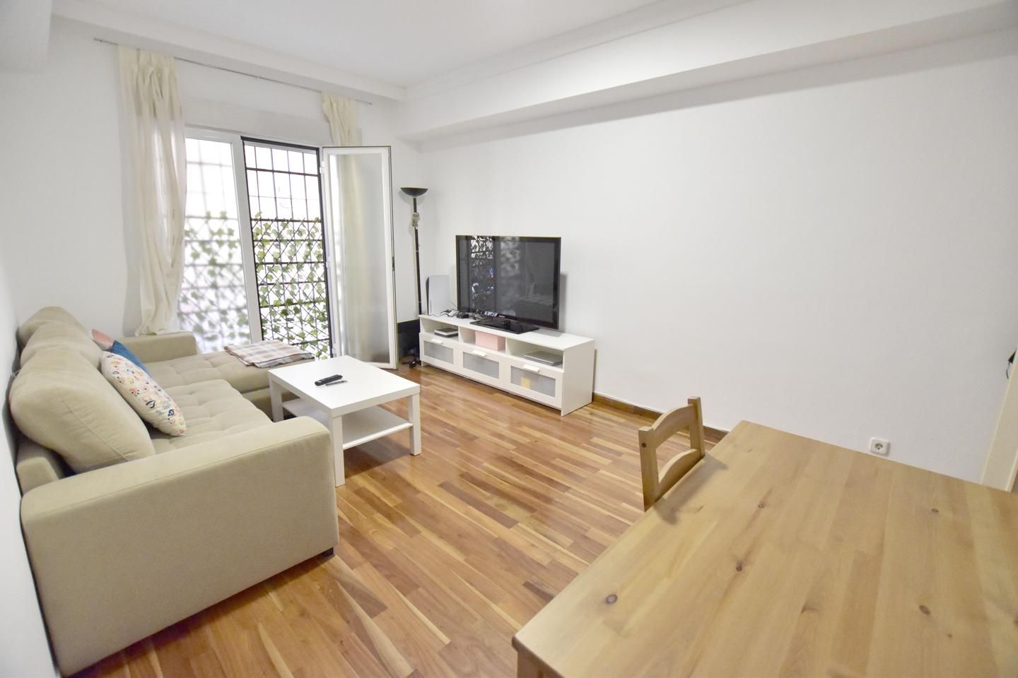 Sala d'estar de Pis de lloguer en  Madrid Capital amb Aire condicionat i Calefacció