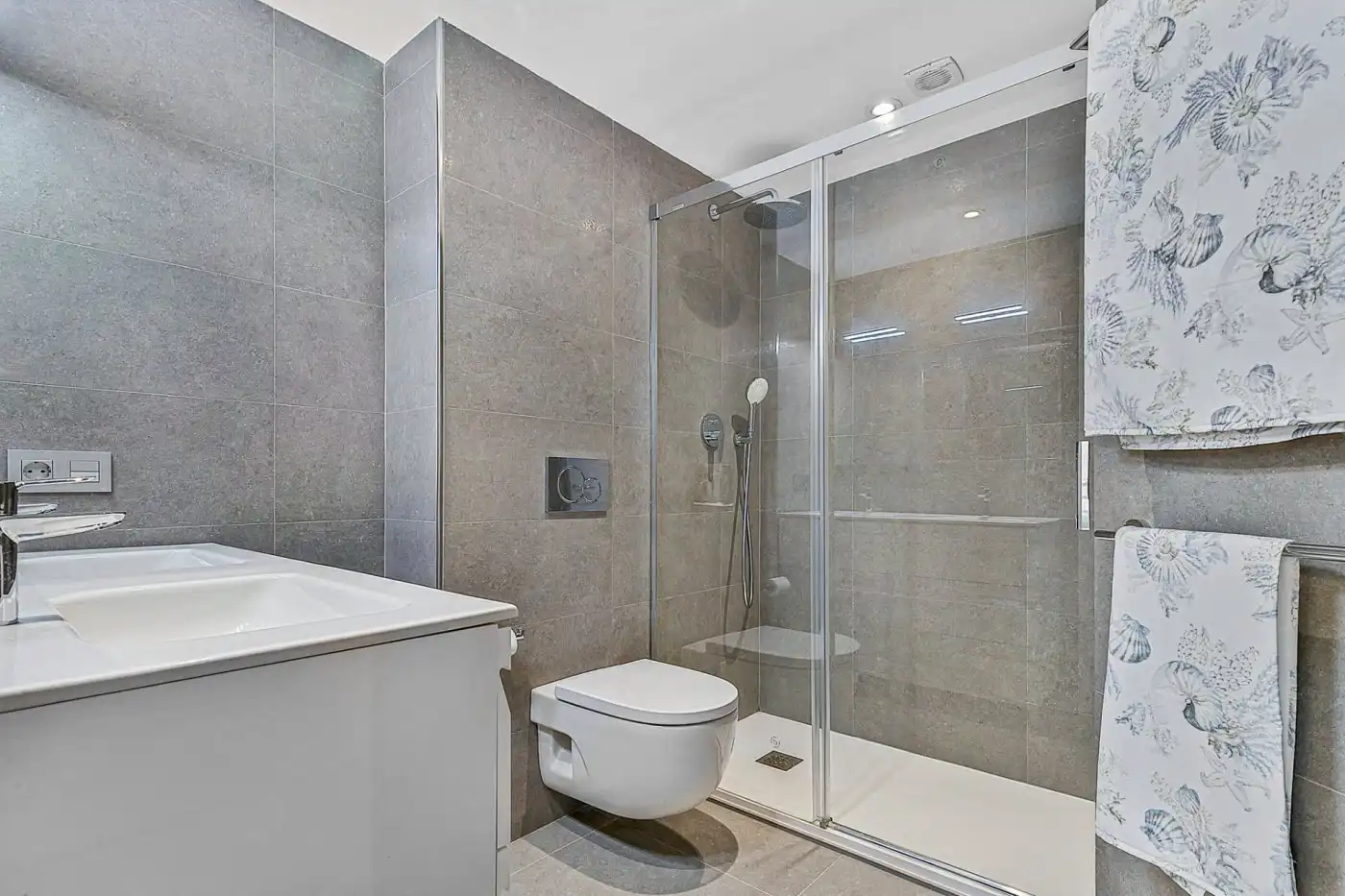 Flat for rent in Avenida DEL MAR, 7, Playa Bajadilla - Puertos