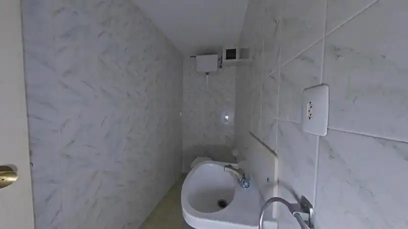 Badezimmer von Büro zum Verkauf in Móra la Nova