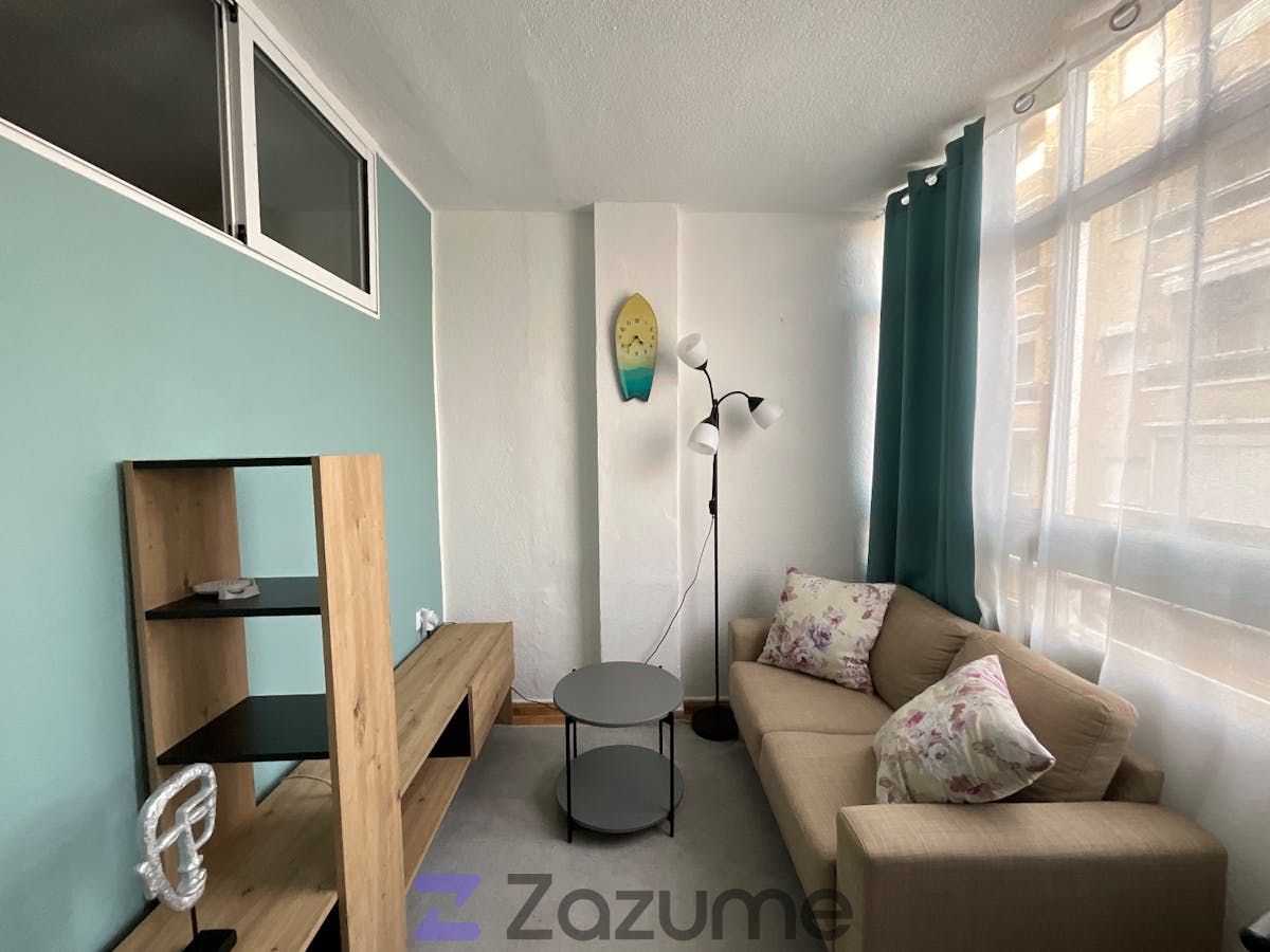 Sala d'estar de Pis de lloguer en Torrevieja amb Moblat, Forn i Rentadora