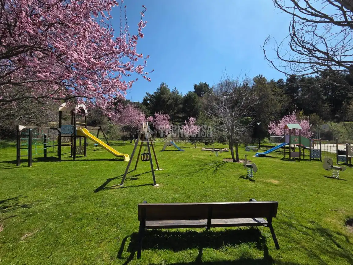 Garden of Detached homes for sale in Collado Mediano