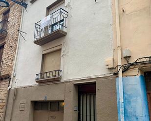 Vista exterior de Casa adosada en venda en Lodosa amb Calefacció, Terrassa i Moblat