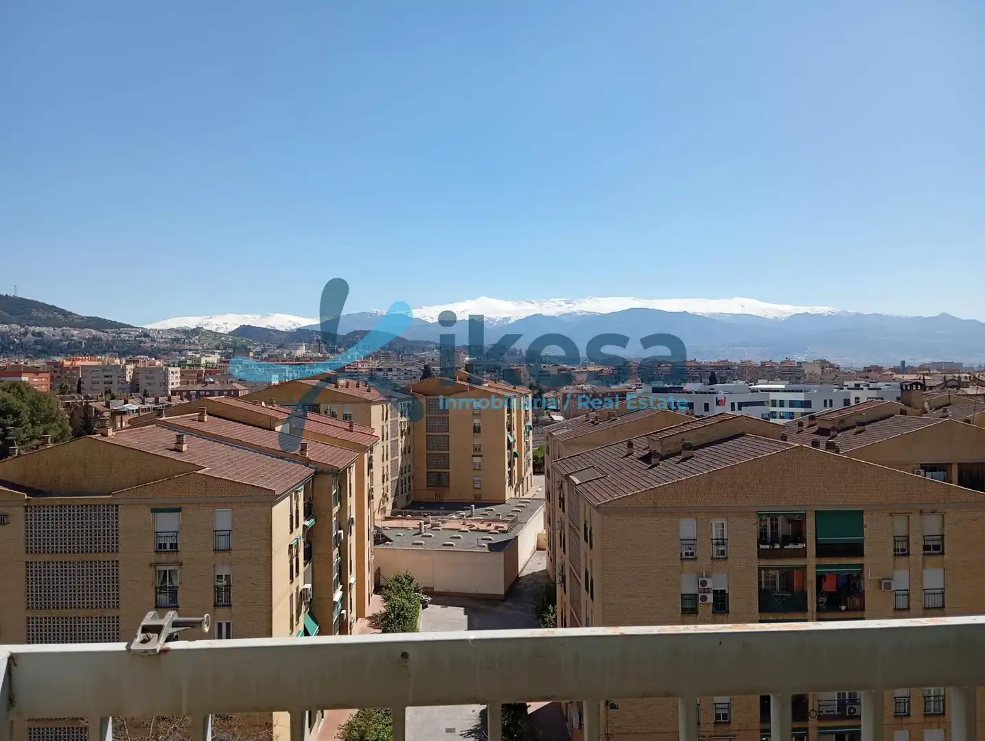 Piso en venta en Angustias - Chana - Encina