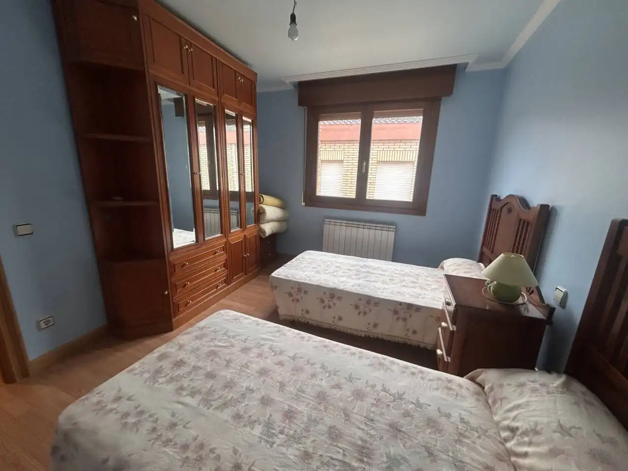 Dormitori de Casa o xalet en venda en Ledesma de la Cogolla amb Calefacció, Terrassa i Moblat