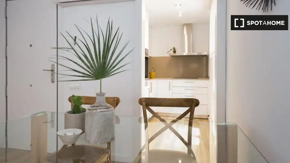 Flat with terrace to rent in Ciutat Vella, imagen 8