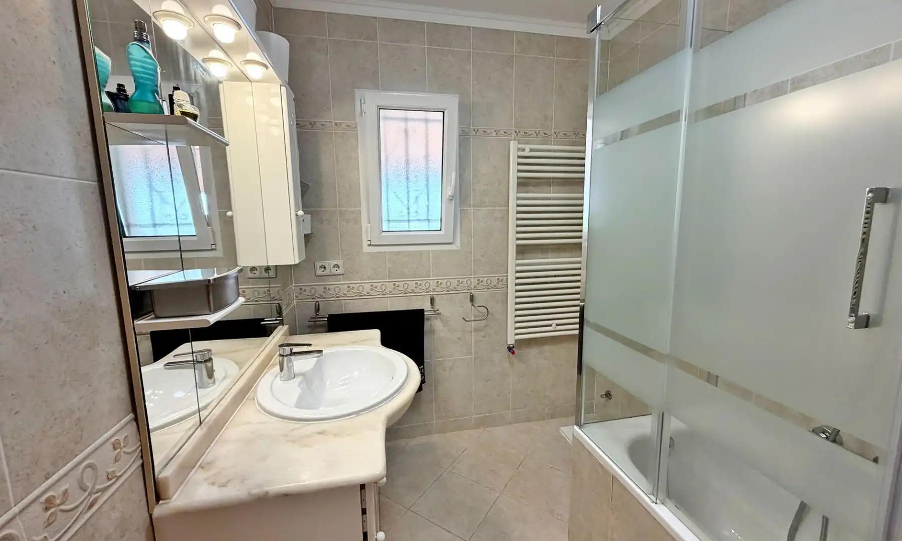 Bathroom of Houses for sale in Dénia  with Air Conditioner, Heating and Private garden