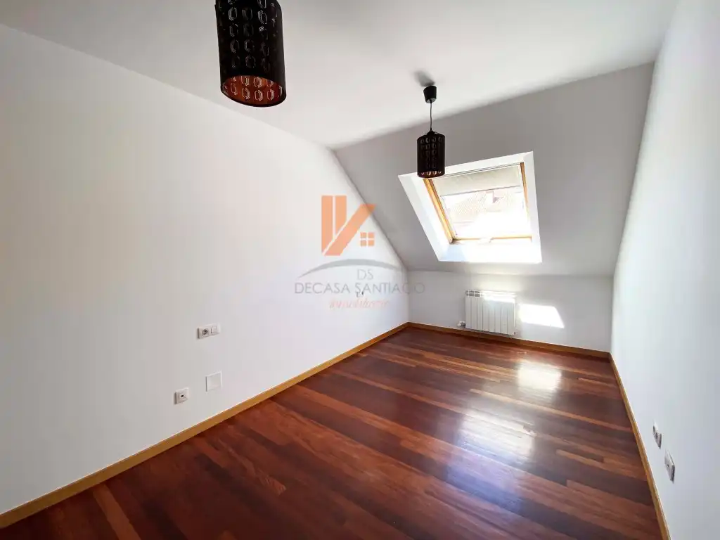 Schlafzimmer von Wohnung zum Verkauf in Ames mit Ofen