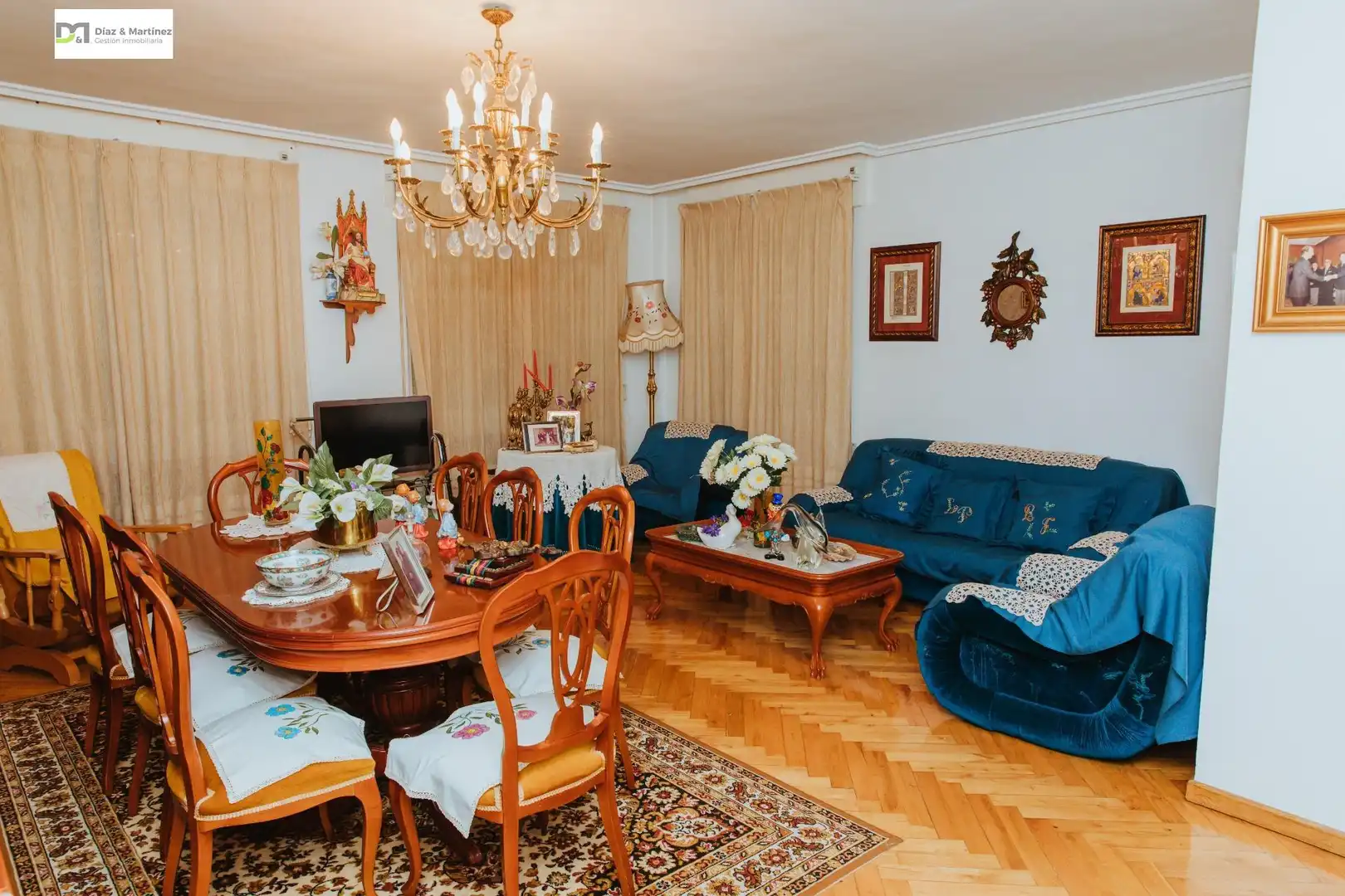 Living room of Houses for sale in Cacabelos  with Parquet flooring