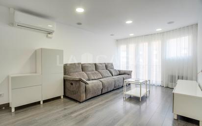 Living room of Flat for sale in  Barcelona Capital  with Air Conditioner