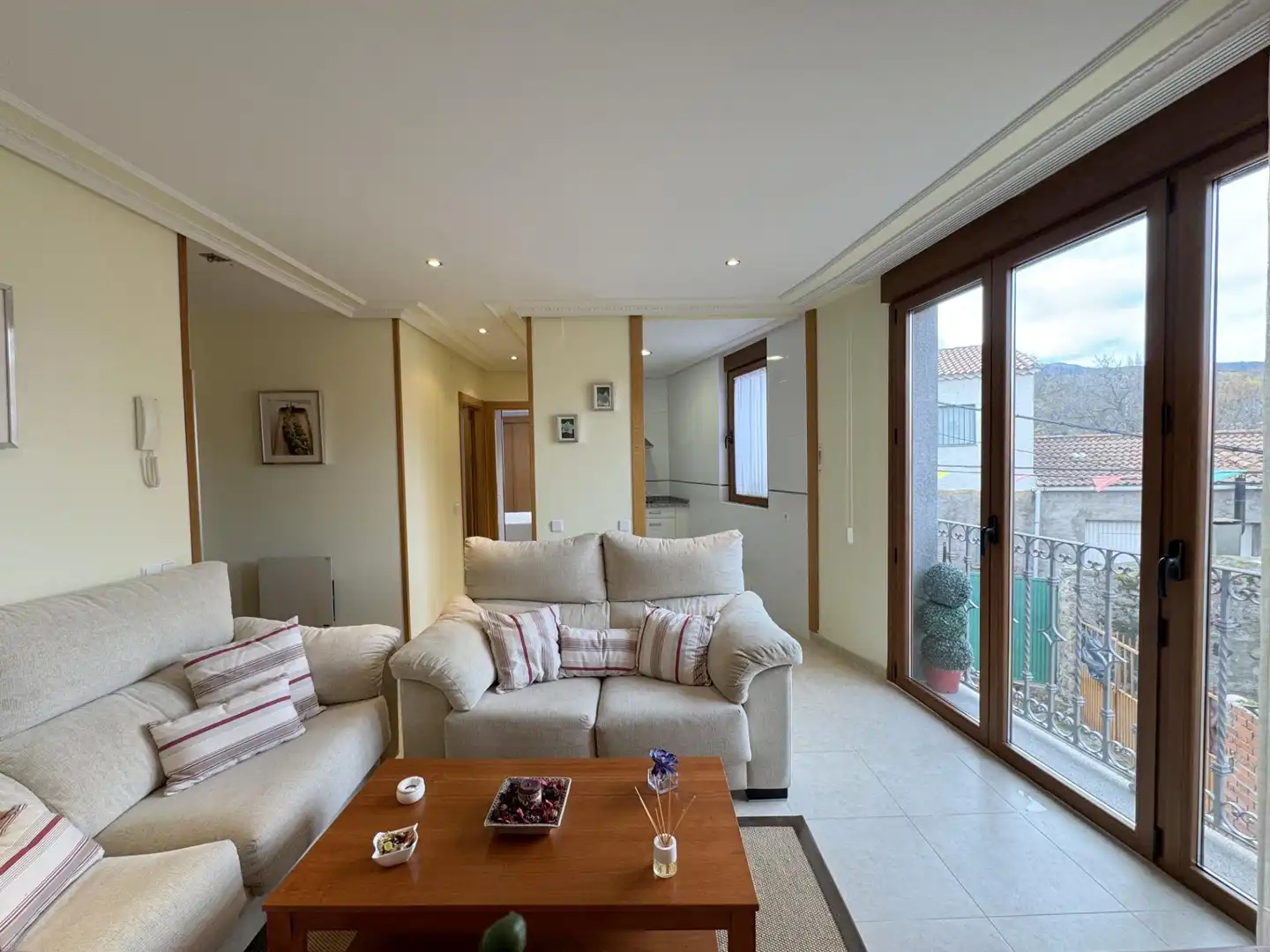 Sala d'estar de Casa adosada en venda en Pradosegar