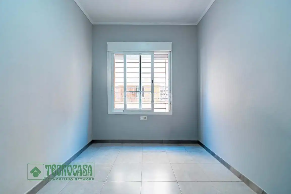 Habitación de Piso en venta en Roquetas de Mar con Jardín privado, Terraza y Balcón