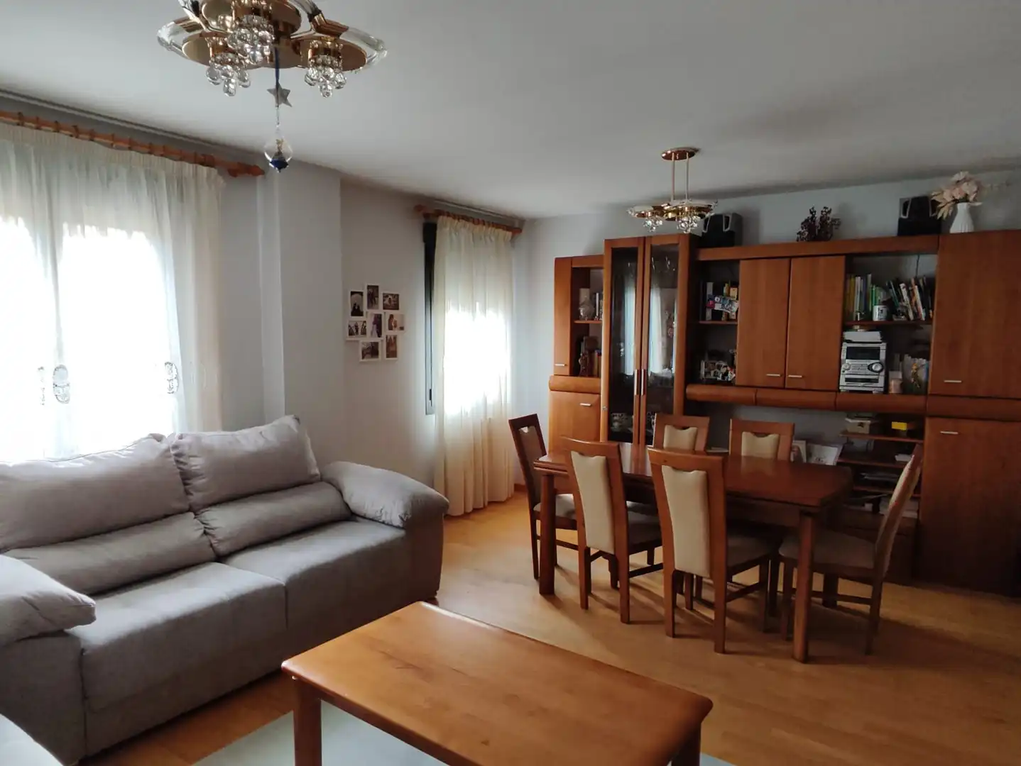 Sala de estar de Piso en venta en Peñafiel con Calefacción, Parquet y Terraza