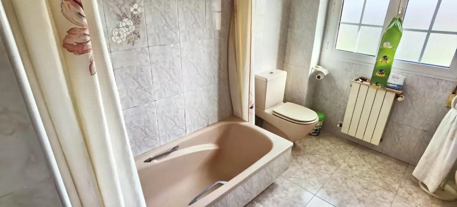 Badezimmer von Haus oder Chalet zum Verkauf in Gijón 