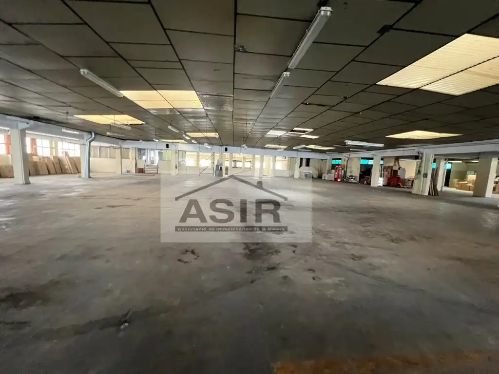 Nave industrial en venta en Corbera