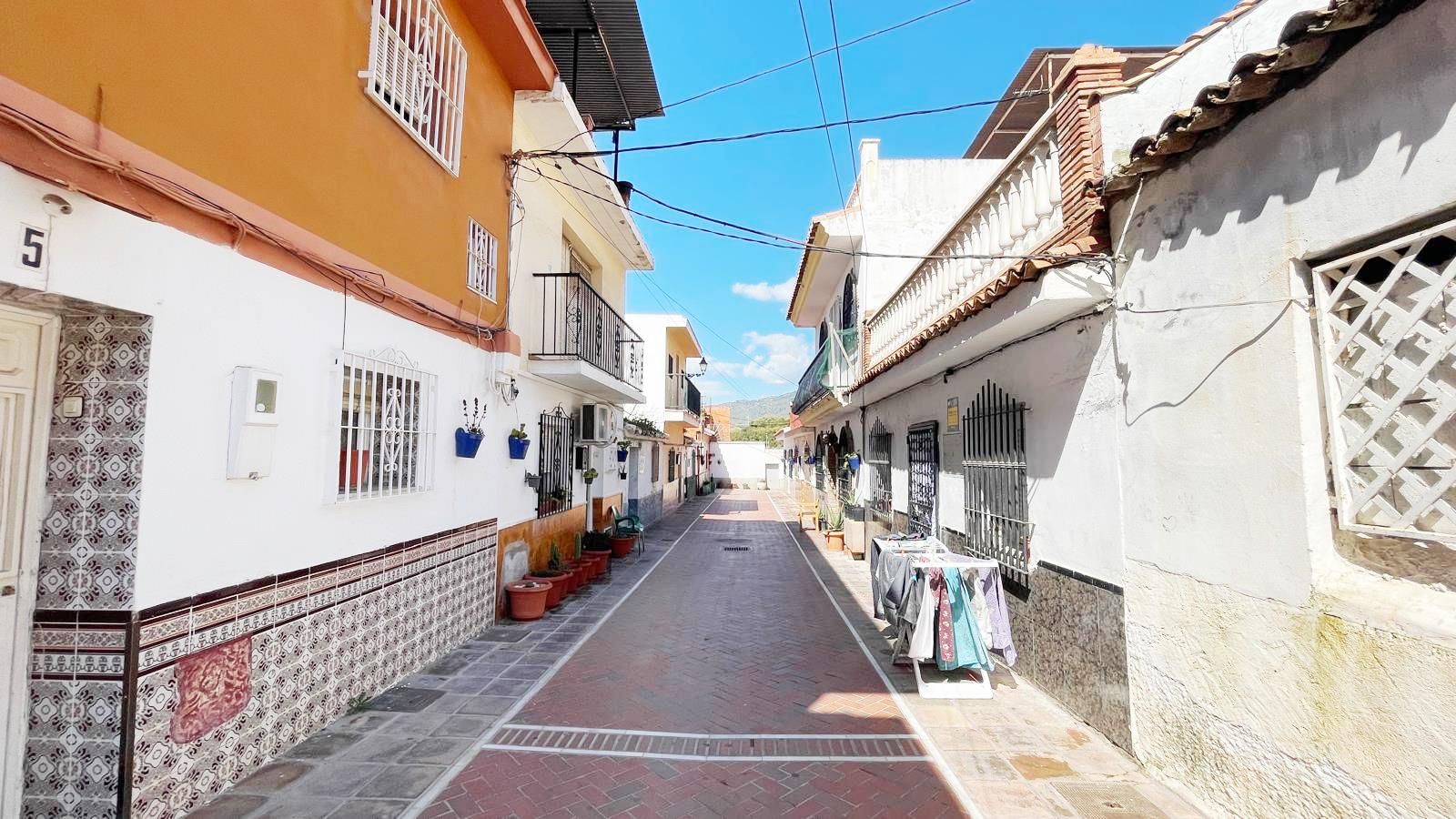 Exterior view of Single-family semi-detached for sale in Vélez-Málaga