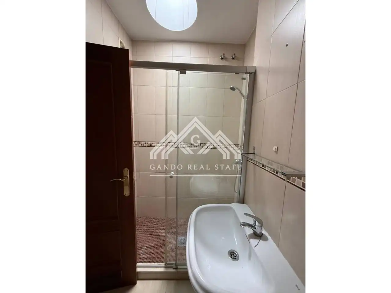 Baño de Piso en venta en Utrera con Trastero y Balcón