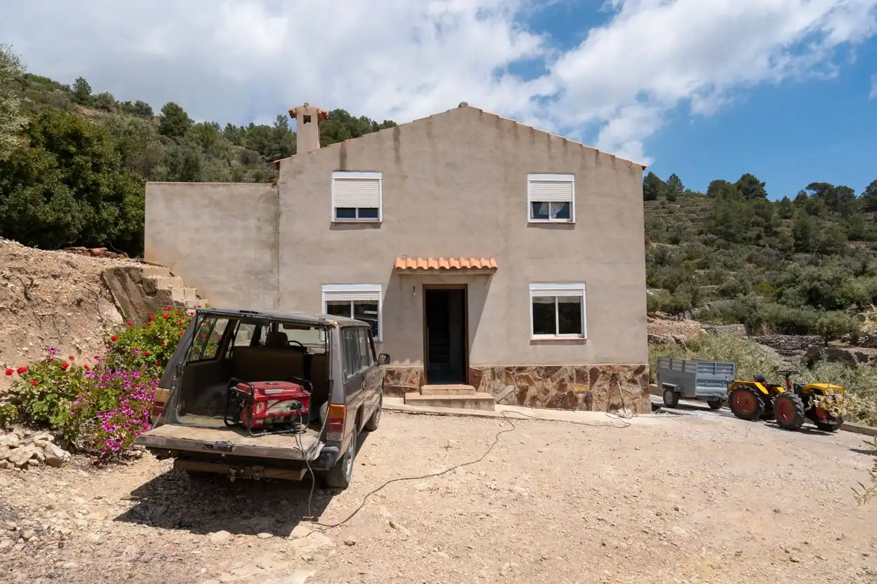 Außenansicht von Country house zum Verkauf in Tortosa mit Abstellraum