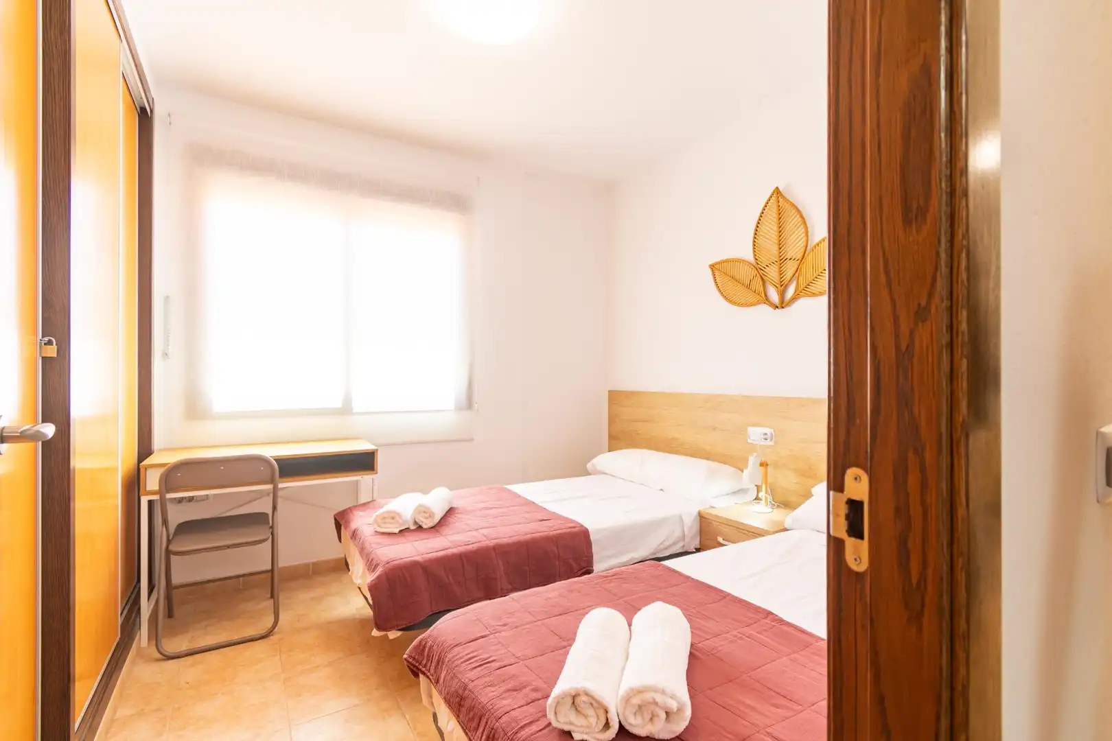 Dormitori de Apartament en venda en Águilas amb Aire condicionat, Terrassa i Moblat