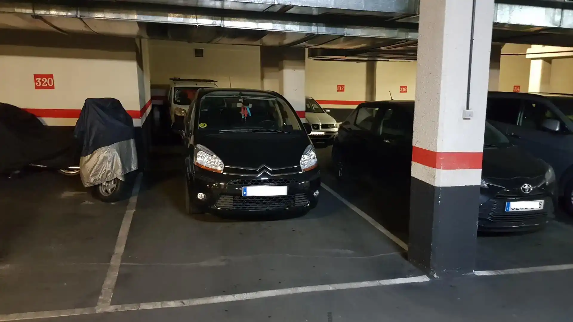 Aparcament de Garatge en venda en Madrid