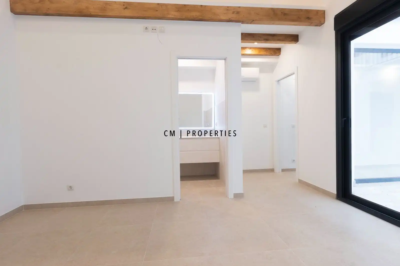 Bedroom of Flat for sale in Valencia  with Air Conditioner, Heating and Swimming Pool