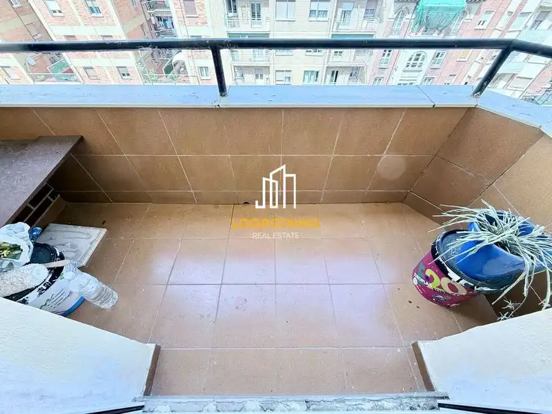 Terrassa de Pis en venda en  Logroño amb Aire condicionat, Calefacció i Balcó