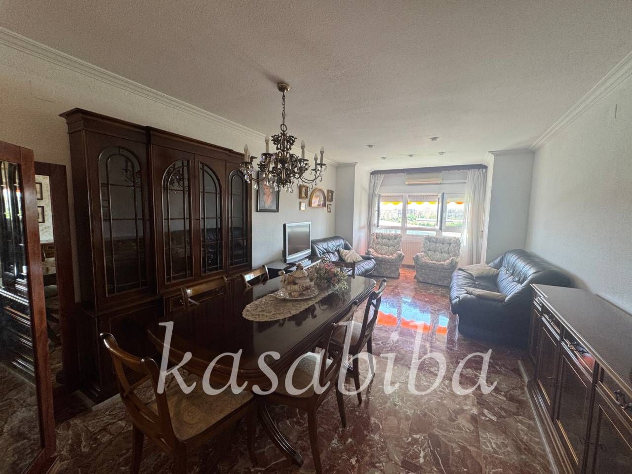 Comedor de Piso de alquiler en  Valencia Capital con Aire acondicionado, Calefacción y Amueblado
