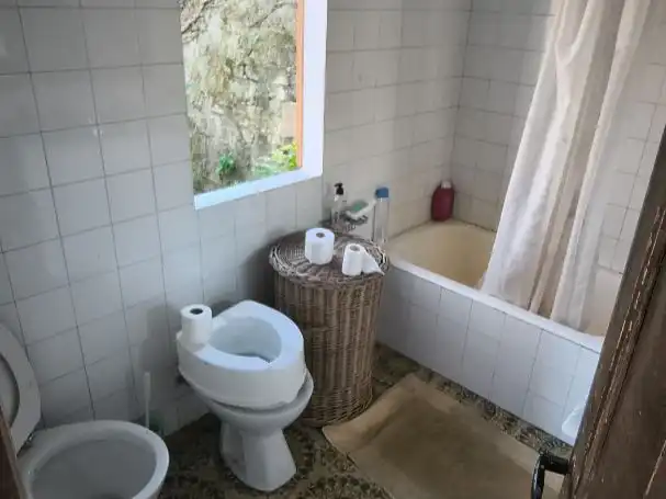 Bany de Casa o xalet en venda en A Cañiza   amb Terrassa i Balcó