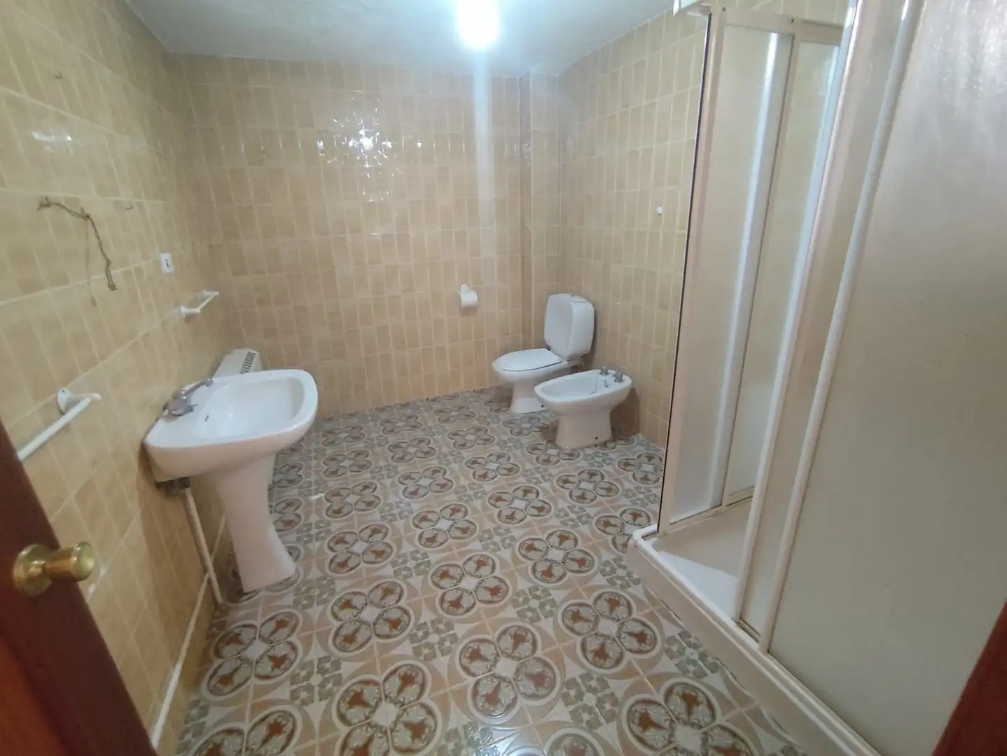 Bany de Casa o xalet en venda en Úbeda amb Terrassa, Balcó i Internet