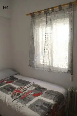 Habitación de Piso de alquiler en Granada con Aire acondicionado, Calefacción y Amueblado