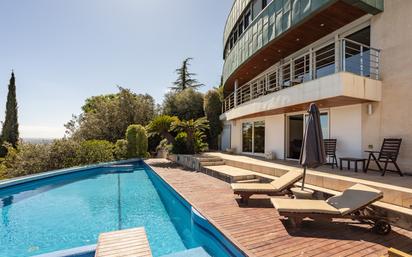 Swimming pool of House or chalet for sale in Esplugues de Llobregat  with Air Conditioner, Heating and Terrace